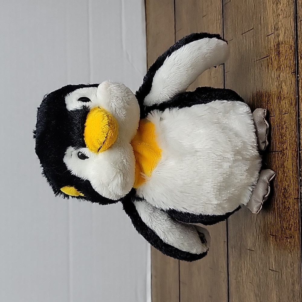 Ganz Webkinz Retired Lil' Kinz Penquin HS132 KH288G No Code